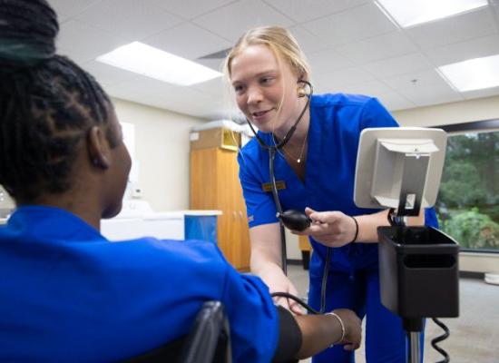 cna students in clinical lab